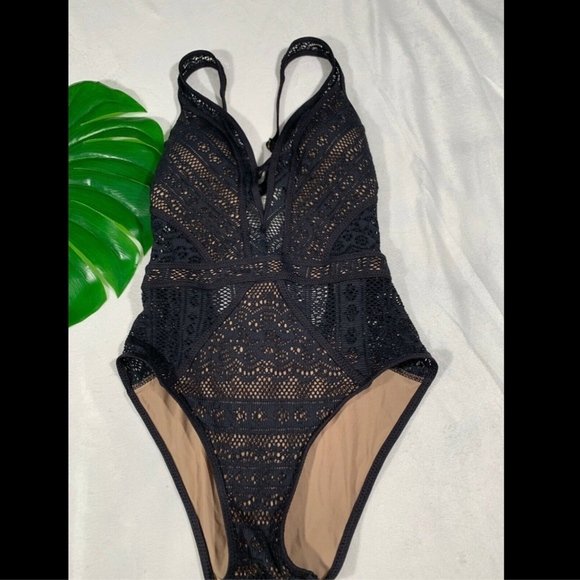 NEW! Becca Show & Tell One-Piece Swimsuit Lace Crochet in Black‎ [SZ XS ] - Picture 6 of 8